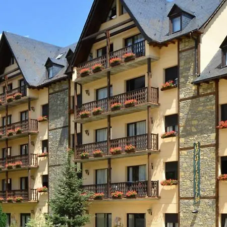 Eth Refugi D Aran Lägenhetshotell Vielha